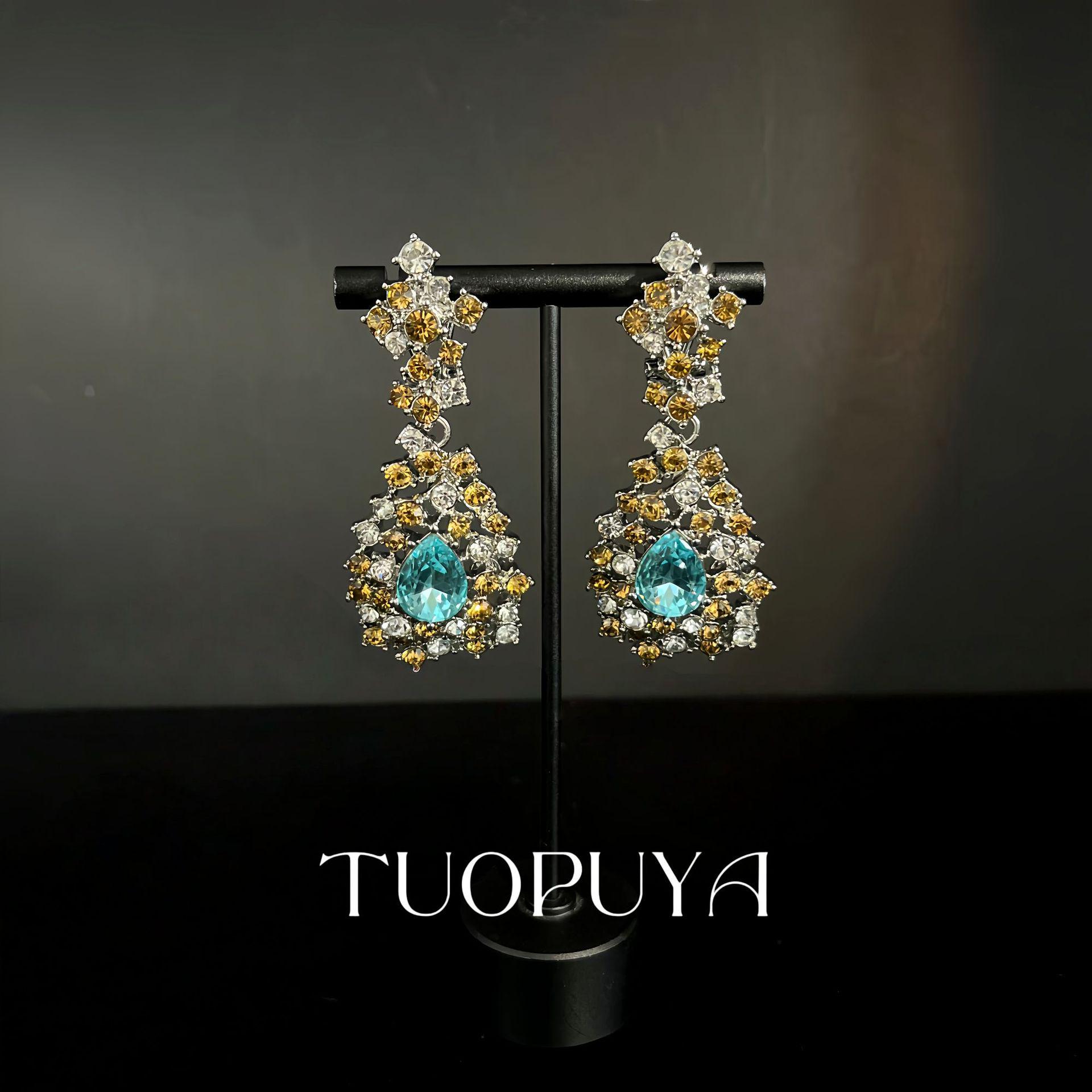 Elegant Autumn/Winter Diamond-Inlaid Silver Needle Earrings