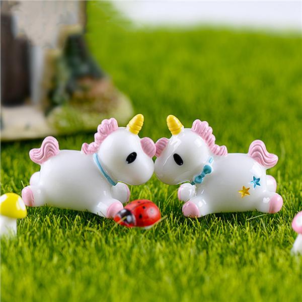2Pcs Miniatures Unicorns Mini Resin Micro Landscape Bonsai Home Succulent Garden Craft Fairy Decor