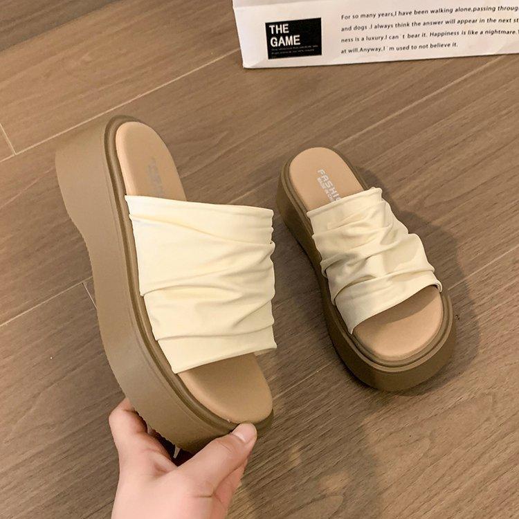 Comfort Version~ Thick Bottom Heightening Pleated Slippers Women's 2025 New Korean Version Versatile Flat Bottom One Word Cool Like Summer Outer Wear