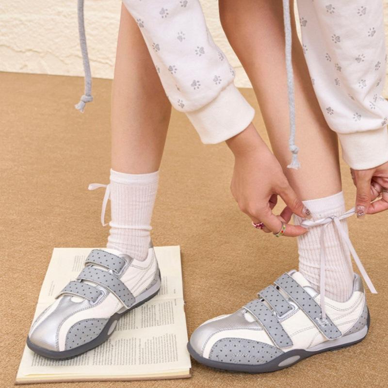

2025 autumn new polka dot Velcro casual shoes lightweight sports shoes versatile commuter flat baseplate shoes women 40 светло-серый