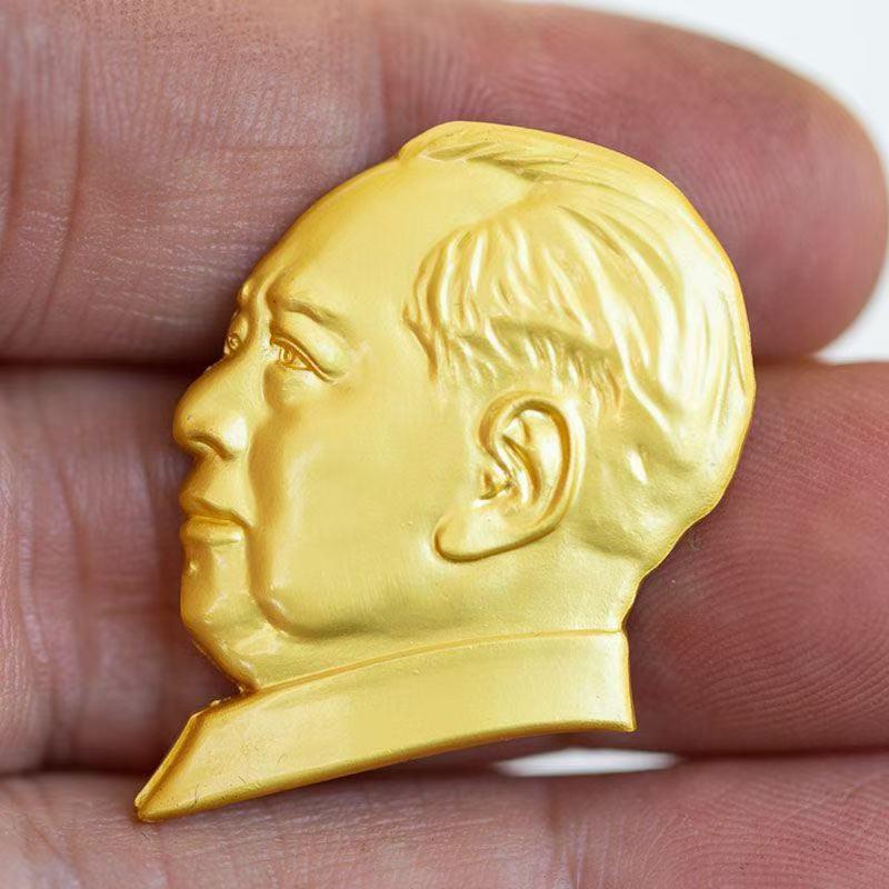 Gold Suit Portrait Brooch Medal - High-Grade Retro Gift Badge