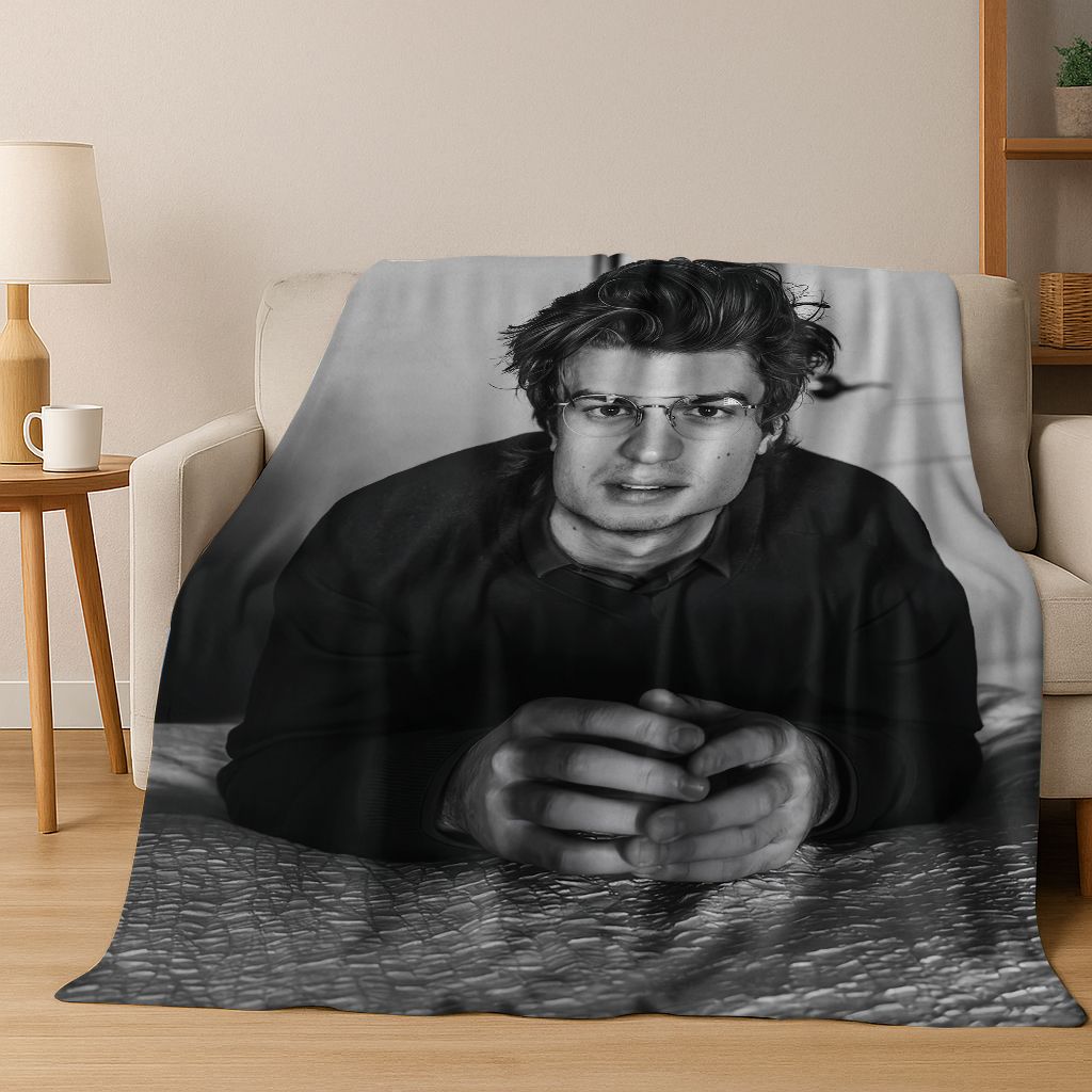 2026 New Joe Keery Art Flannel Blanket,warm and Cozy Soft Throw Blanket for Home Bedroom Bed Sofa Picnic Office Cover Gift Kids