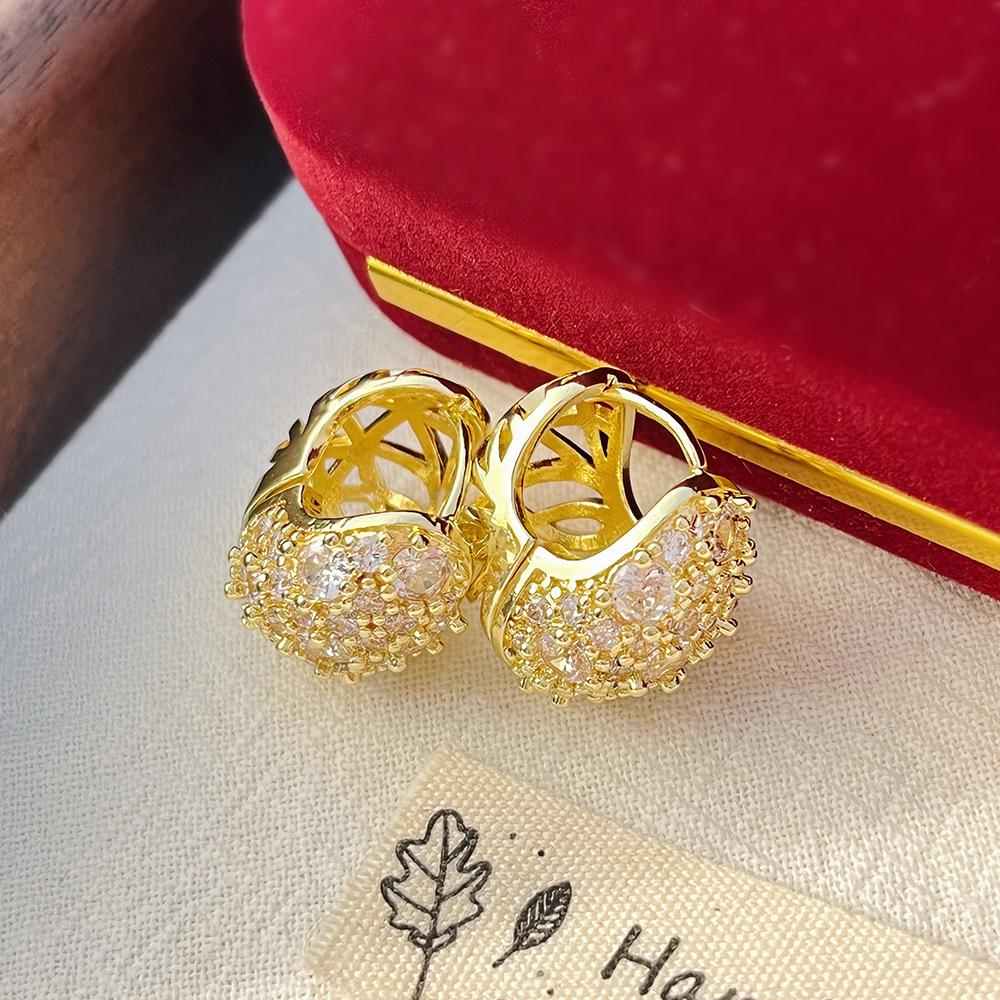 

Simple hollow pattern earrings золотой
