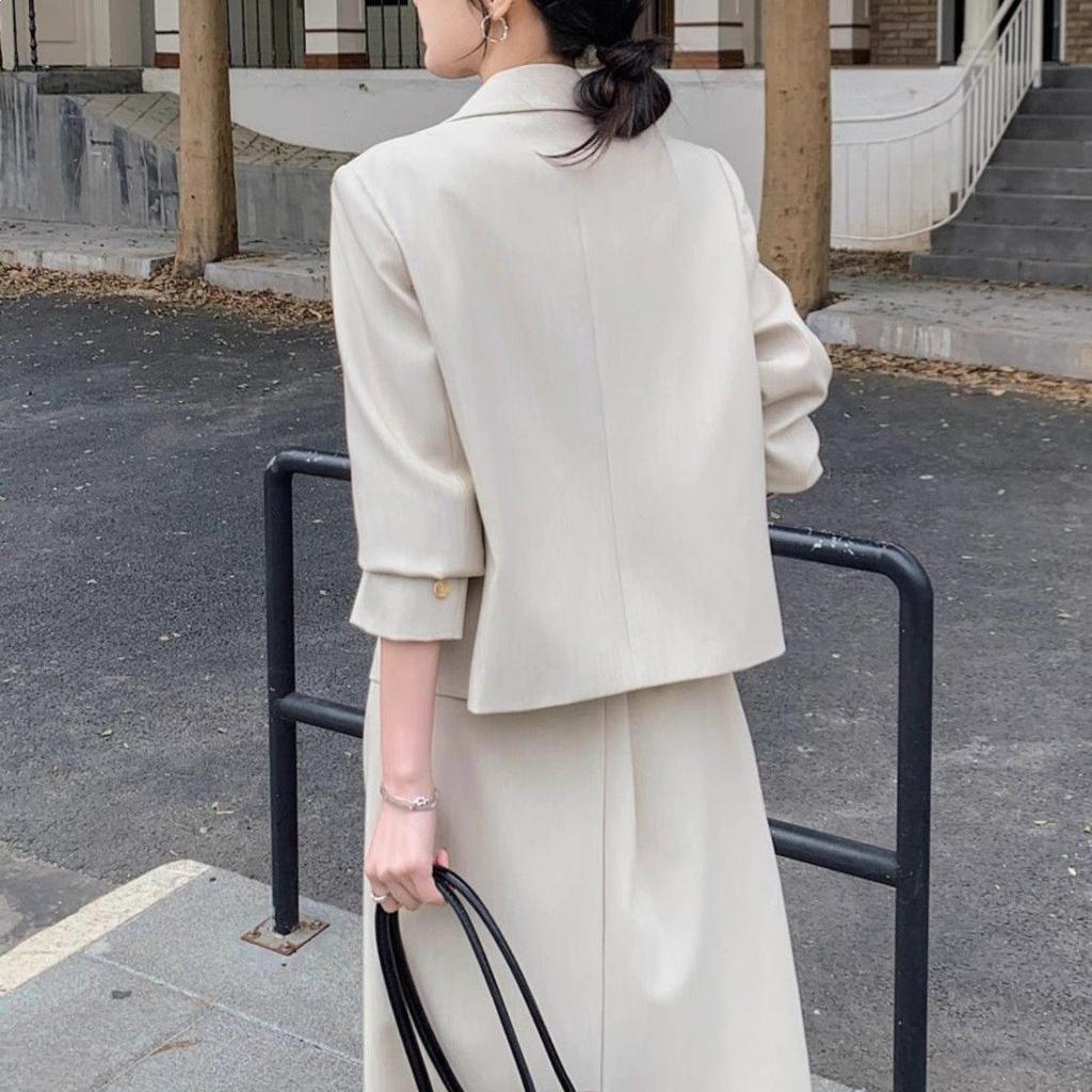 Korean-Style Elegant Women's Beige Blazer & A-Line Skirt Set for Early Spring 2026