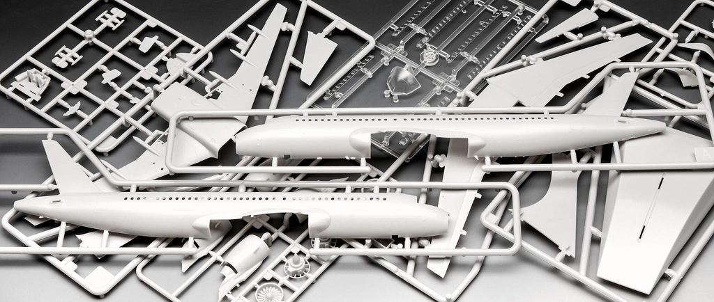 German Revell Airbus A320neo Lufthansa Passenger Aircraft Plastic Model 03942 1/144