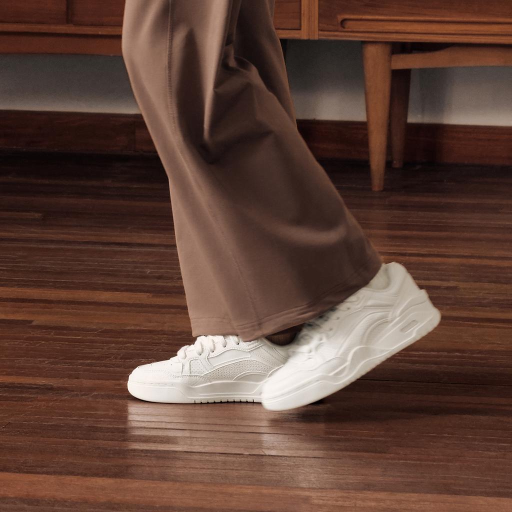 New LiNing Moon White 2.0 Slip Resistant And Breathable Low Top Skateboard Shoes Women's Mist White AGCU276-11