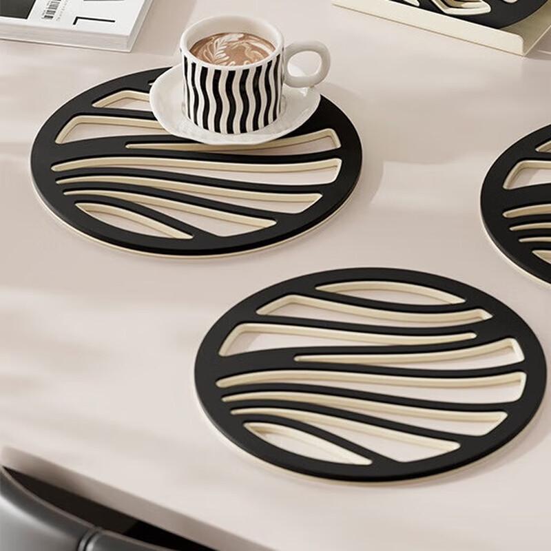 

Pinhuan Heat-Resistant Table Mat Set
