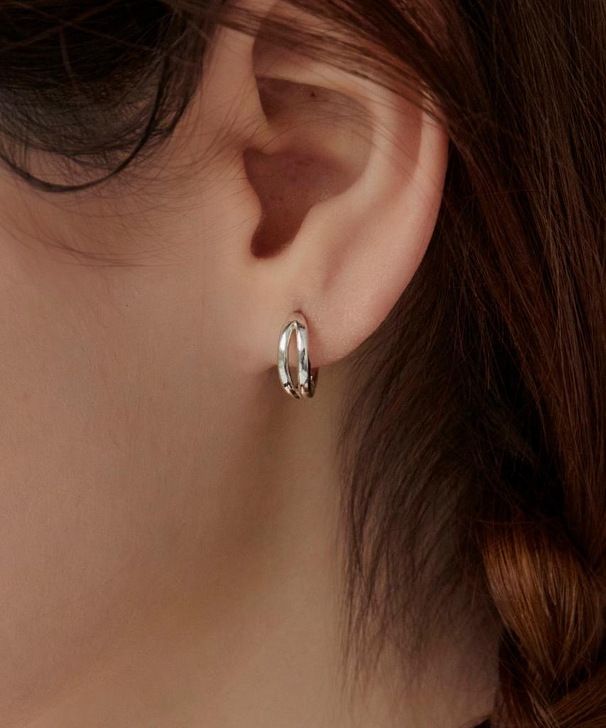 Dmoment Octavia One-Touch Silver Earrings (925 Silver)