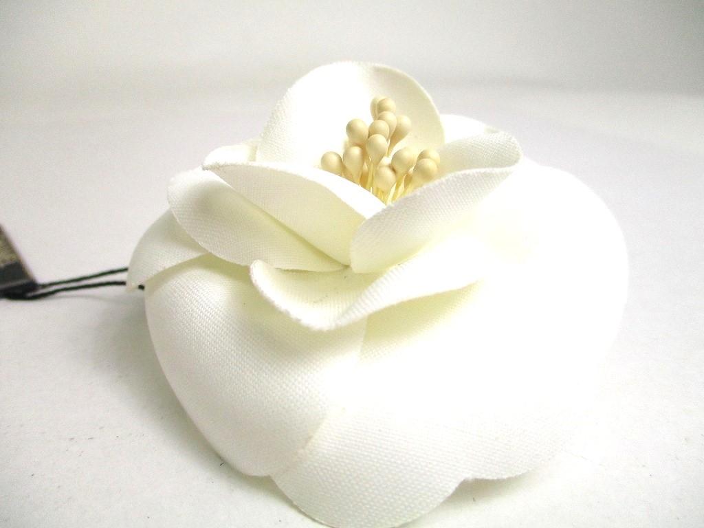 Autentická CHANEL Camelia White Canvas Corsage Brož #a432 Repasované