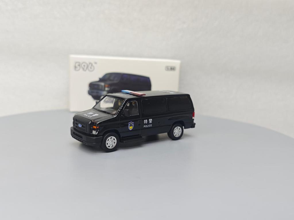 596 1:64 Ford E-Series Vans E350 Polizeiauto Legierungsmodellauto Diecast Miniaturauto Kinderspielzeug Geschenk
