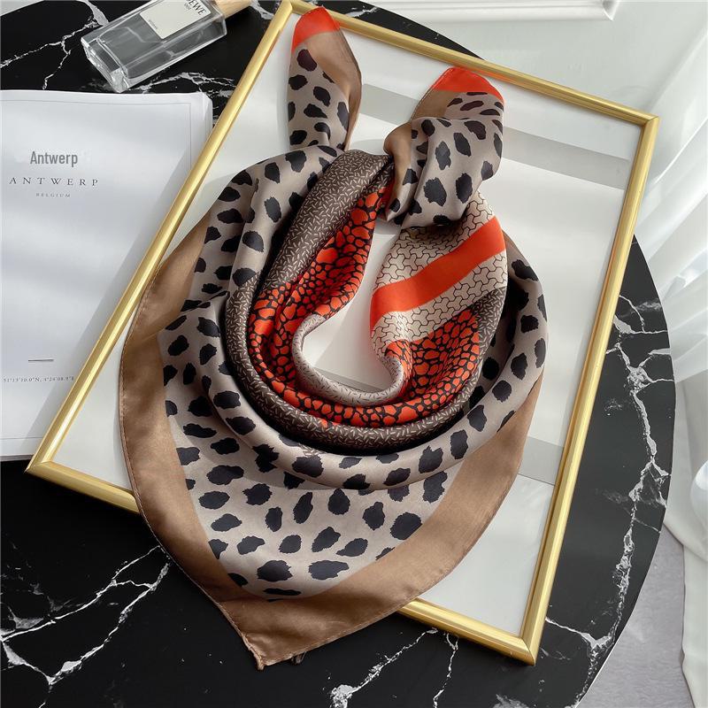 

Женский шелковый квадратный шарф с леопардовым принтом – профессиональная, красочная, универсальная шаль для осени/зимы 70*70cm оранжевый