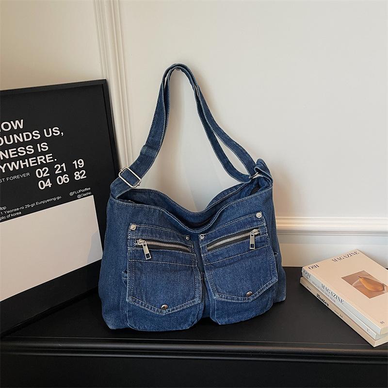 

New Fashi Crossbody Bags Large Capacity Denim Shoulder Bags Stylish Tote for Women Comfortable and Versatile Bags for Travel темно-синього кольору
