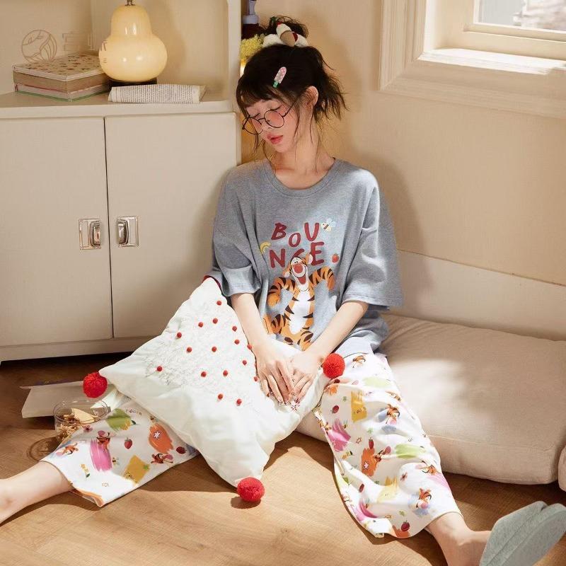 Pajamas women's short-sleeved trousers summer cartoon cute 2 new cartoon spring and summer loungewear suit can be worn outside