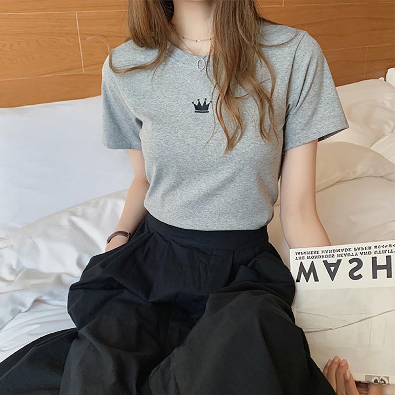T-shirt da Donna Estiva 2025 Vestibilità Slim Ricamata Girocollo a Maniche Corte Base per Studenti