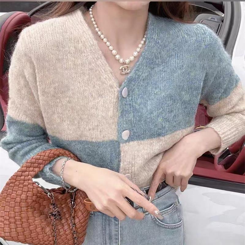 Color Matching Plaid Knitted Cardigan Top Women's Autumn and Winter New Loose Fashion Age-reducing Sweater Jacket Tide