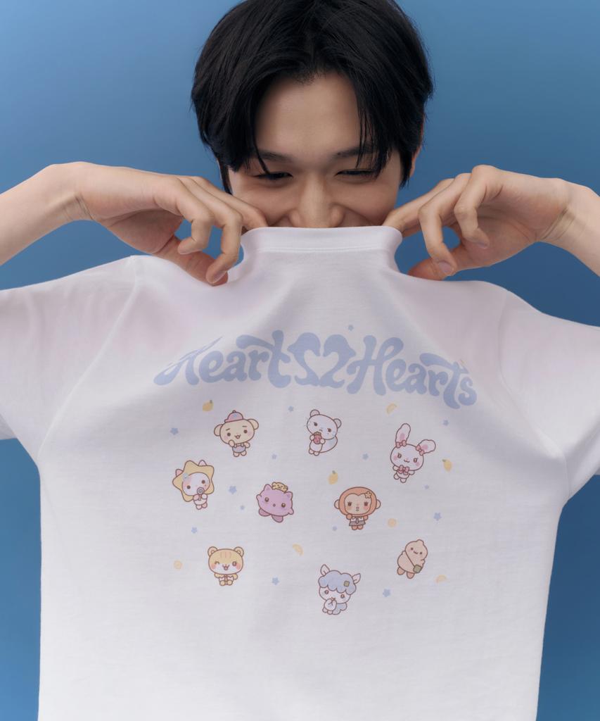 MUSINSA STANDARD [Hearts2Hearts Collaboration] Hearts2Hearts T-Shirt [White]