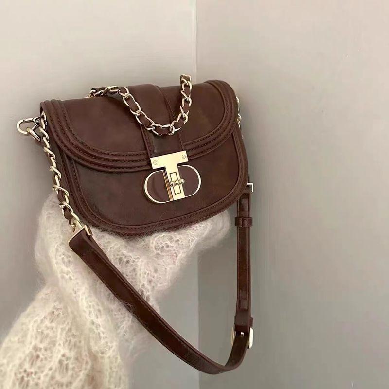 

Retro Saddle Bag Messenger Bag 2025 New Fashion Light Luxury All-Match Commuter Bag Women Chain Shoulder Messenger Bag Caramel