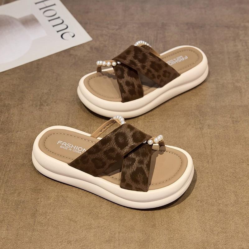 

2025 new beautiful skirt cool slippers women s summer wear black thick-soled women s slippers 40 світло-синій колір