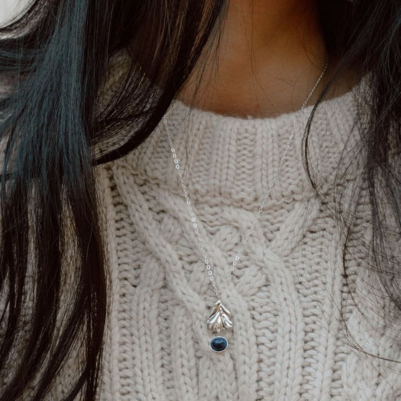 

DOL Maple Leaf Necklace [night sky 03] Navy