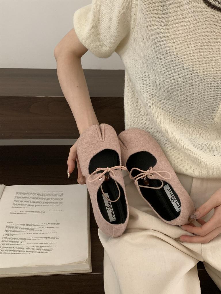 Retro Gray Split-toed Pig's Trotters Women's 2025 Spring and Autumn New Shallow Mouth Design Single Shoes Fashion Mary Jane Shoes