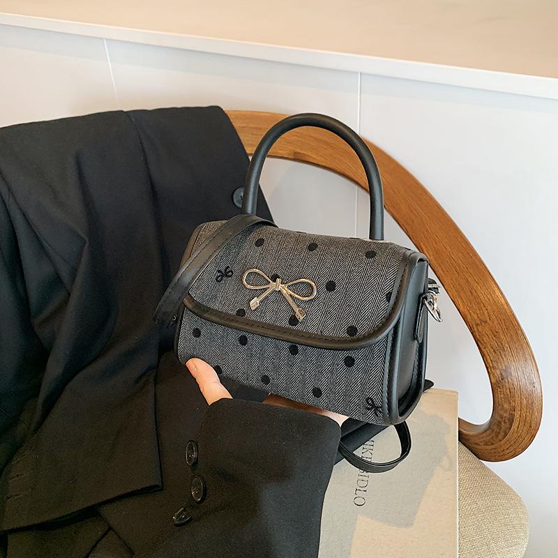 Bow bag women's 2025 summer shoulder messenger bag high-end portable square bag