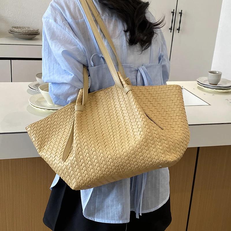 Minimalist Woven Leather Tote Bag Women Large Capacity Shoulder Bag Summer Casual Handbag For Commute Vacation Wings Style Bag