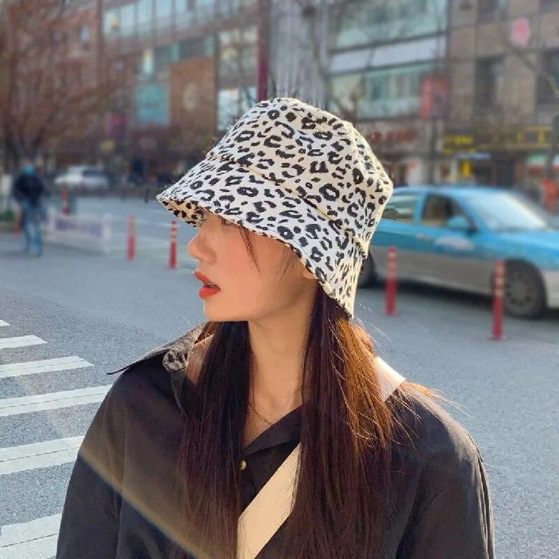 Rybář, Samice Leoparda, Tenký, Slunce, Opalovací krém, Jaro, Podzimní Kbelík s vodou