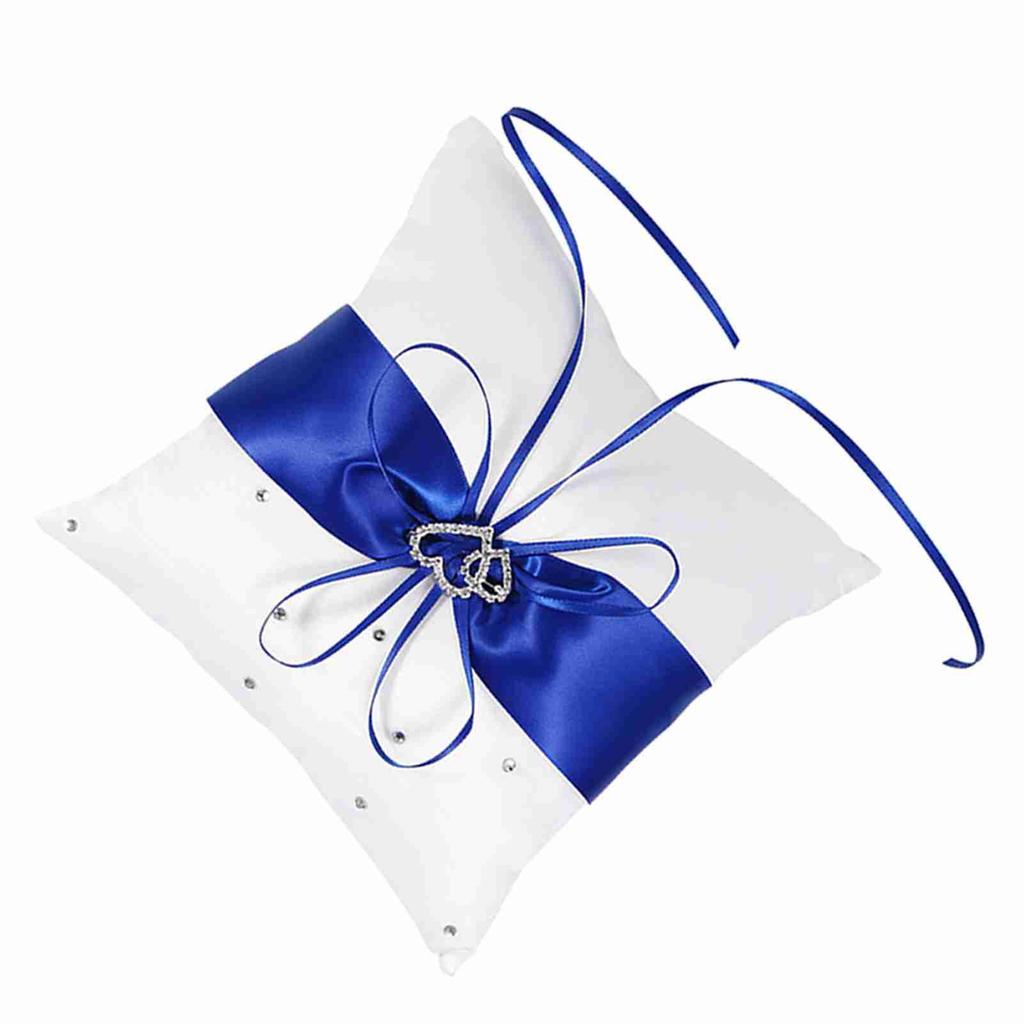 Svatební Polštářek pro Nositele Prstenů s Mašlí a Dvojitými Srdci   (Bílý)