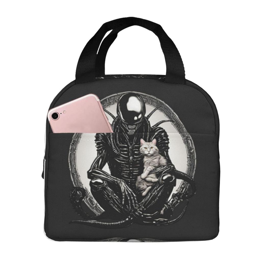 Xenomorph And A Cat Insulated Lunch Bag for Kids School Cooler Thermal Food Box Tote Portable Lunch Boxes Container