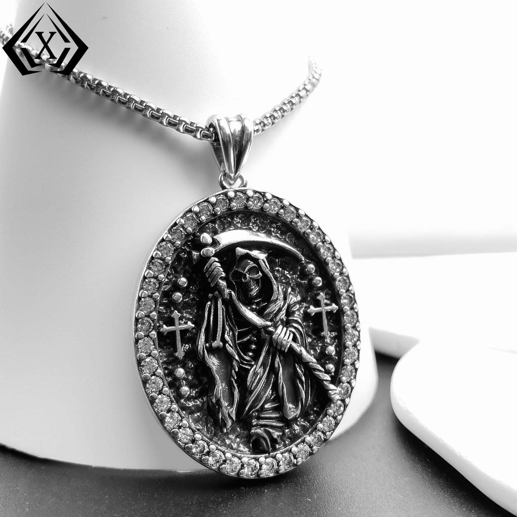 Xiweier Retro Halloween Skull Pendant Necklace - Unisex Unique Design