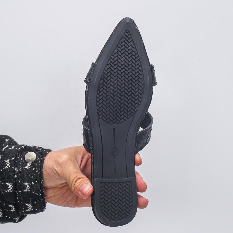 Fashion Plus Size 2025 Summer Open Toe Women’s Slippers Fashion Pointed Toe Flat with Rivet Concise Sandals for Daily Dress Slippers