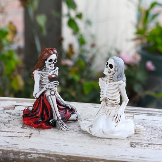 2 Pcs Skeleton Sisters Statue Resin Skeleton Girl Figurine Spooky Halloween Desktop Decoration for Haunted House Home Garden Decor