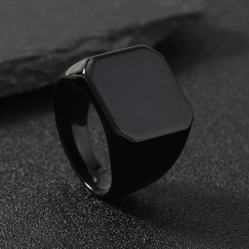 1 stylish and exquisite polished large square stainless steel ring, suitable for both men and women to wear as a gift