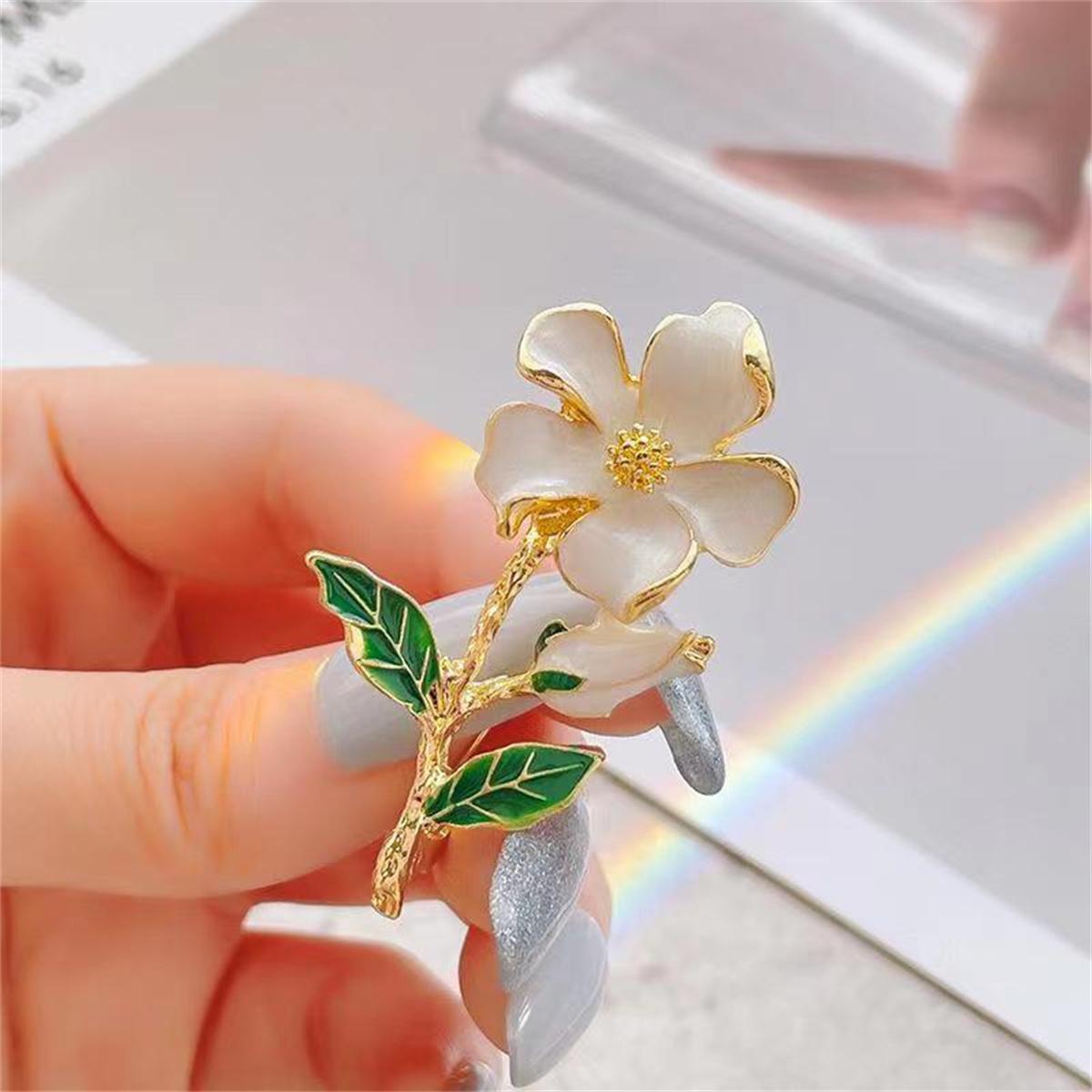 

Rinhoo Trendy White Enamel Flower Camellia Brooch For Women Elegant Simplicity Tassel Pins Latte Badge Jewelry