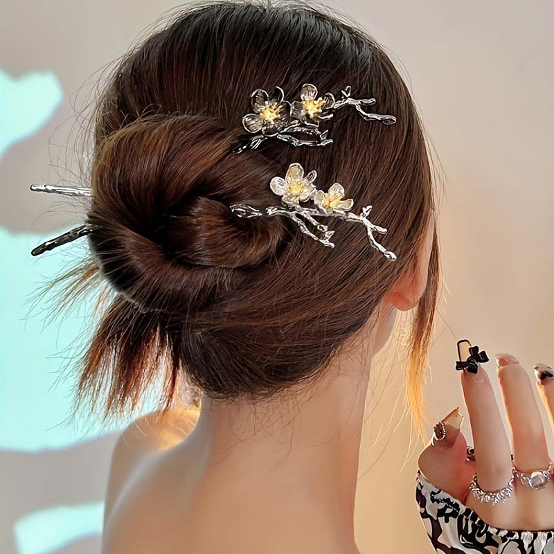 Chinese Style Peach Flower Hair Sticks for Women Simple Metal Flower Chopstick Hairpins Hairstyle Design Tools Accessories