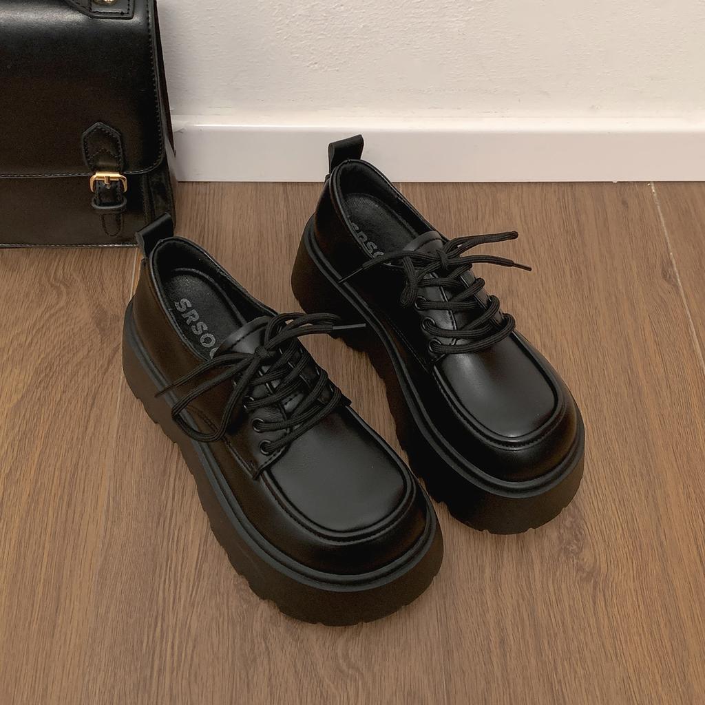 Wang Fan, schwarze britische Plateau-Lederschuhe, Herbst zu Röcken, lieben einzelne Schuhe