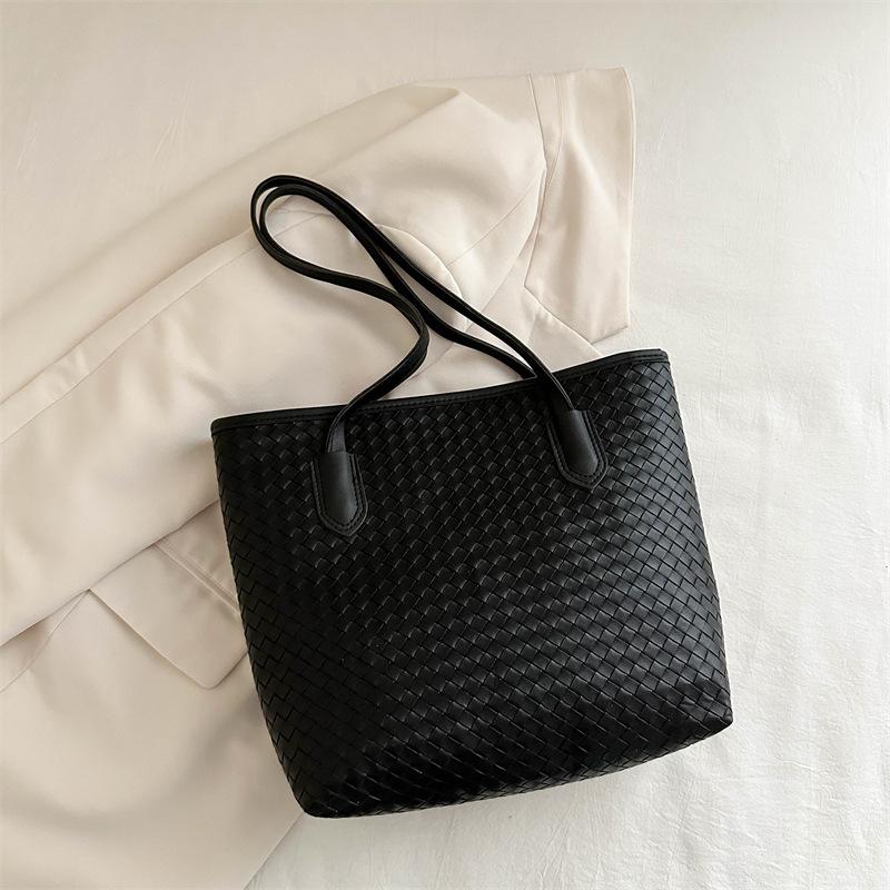Shoulder women's bag fashionable and casual large-capacity beautiful bag new simple trend tote bag