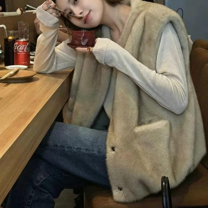 Women's Faux Leather Round-Neck Loose-Fit Relaxed-Fit Vest for Daily Wear