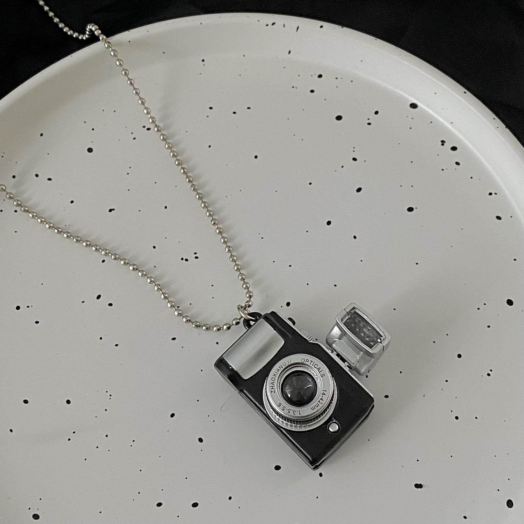 

Ожерелье в стиле ретро хип-хоп диско: Маленькая подвеска-свитер в виде камеры для женщин - модный, универсальный, уникальный аксессуар