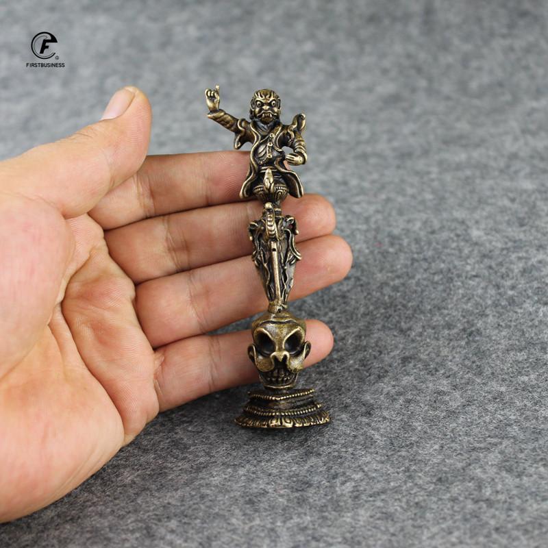Nepal Handmade Solid Brass Angry Lotus Master Base Vajra Pestle Magic Pestle Eychains Holder Desk Decoration Paperweight Crafts