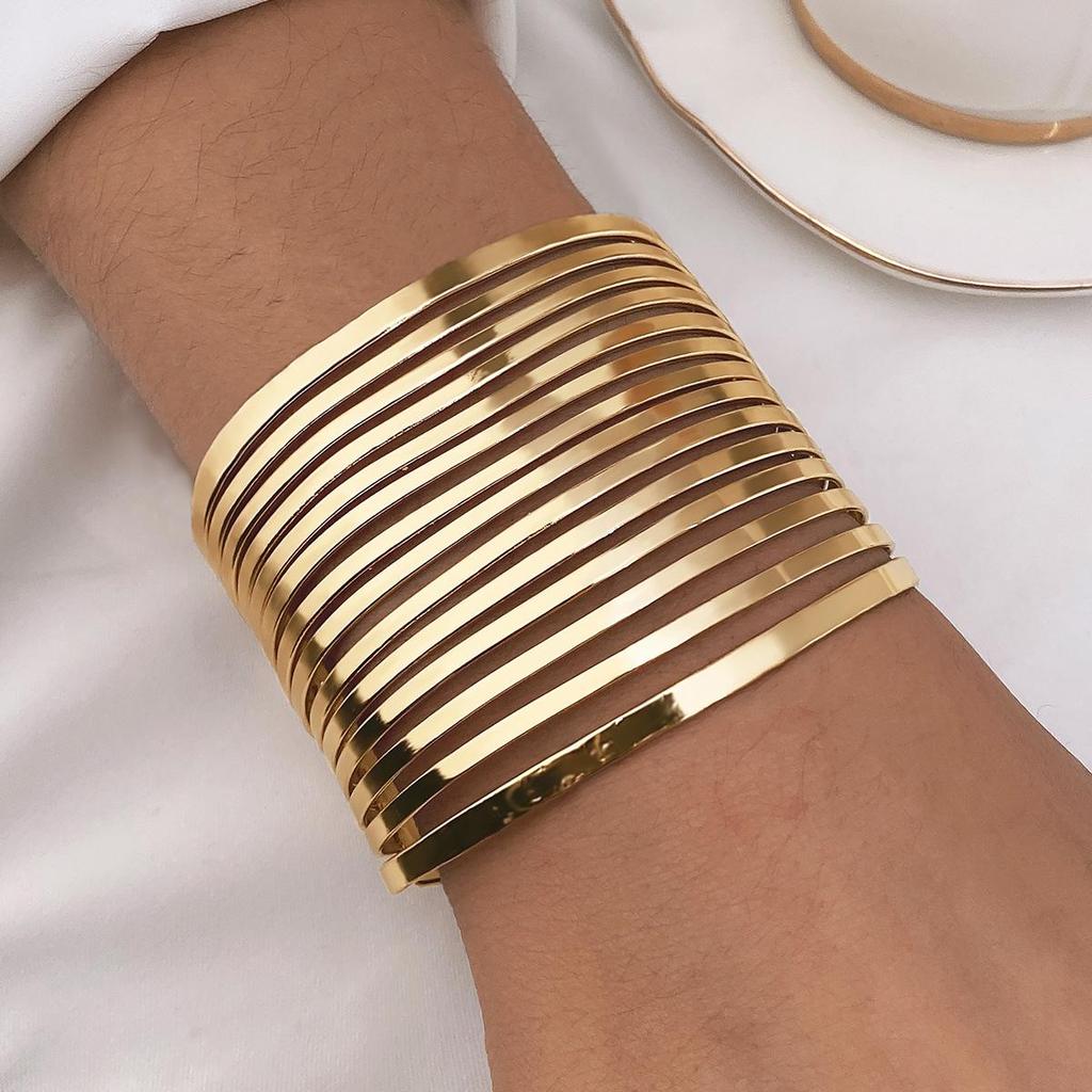 European-American Trendy Wide-Face Cuff Bracelet: Elegant, Smooth Metal, Multi-Layered, High-End Design.