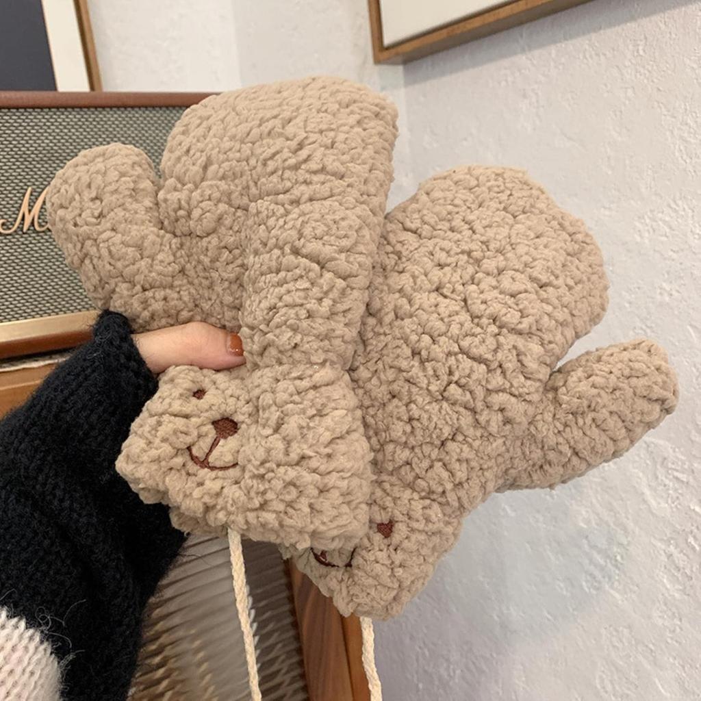 A pair of girls' plush cute bear claw warm baseball gloves, soft, suitable for anime cosplay, plush Christmas party accessories for women