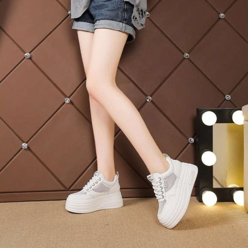 Weiße Chunky Sole Sneaker für Damen – Atmungsaktive Mesh-Schuhe mit dicker Plateau-Sohle und Luftpolster für den Freizeitgebrauch