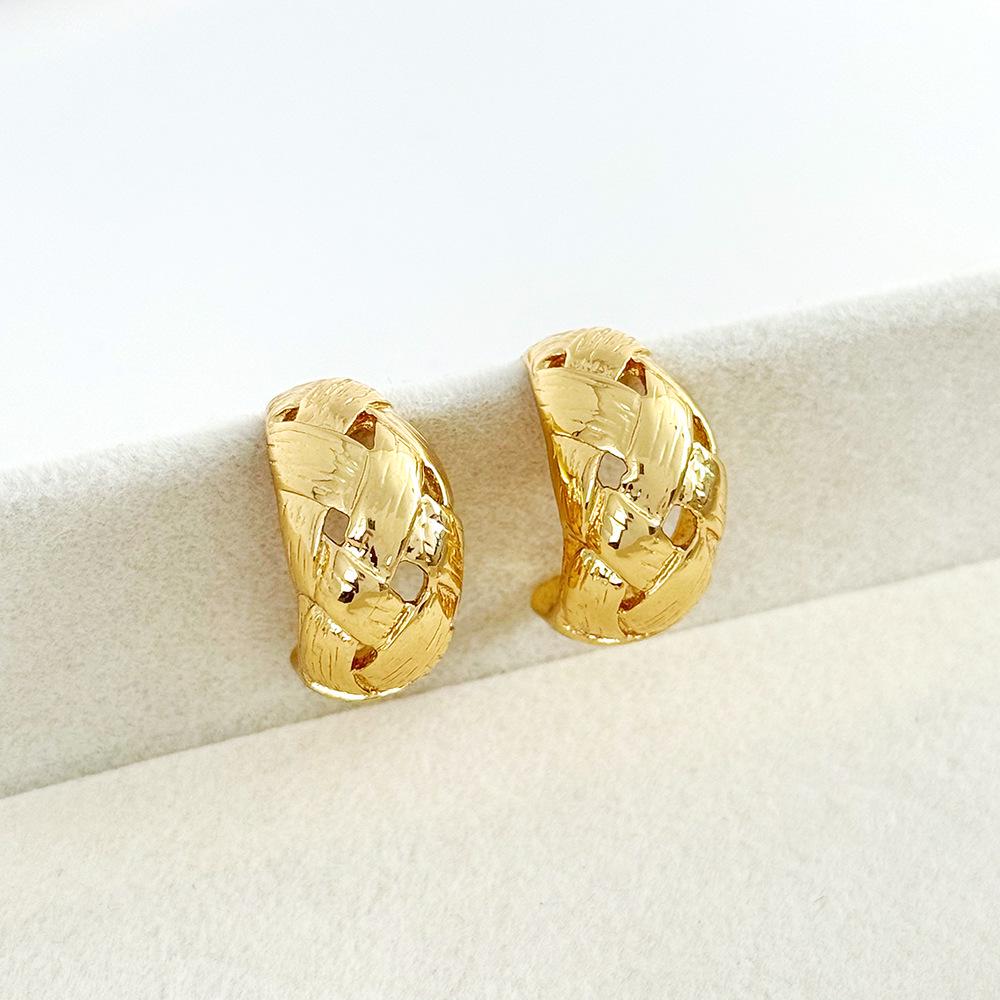 European & American Retro Brushed Woven Texture Minimalist Hollow C-Shaped Earrings for Women