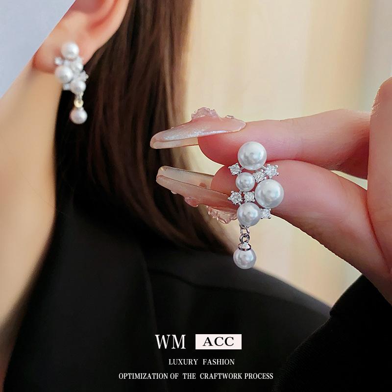 Medieval Vintage Silver Needle Earrings, Temperament Light Luxury Court Style Pearl Earrings Versatile High-end Retro Earrings