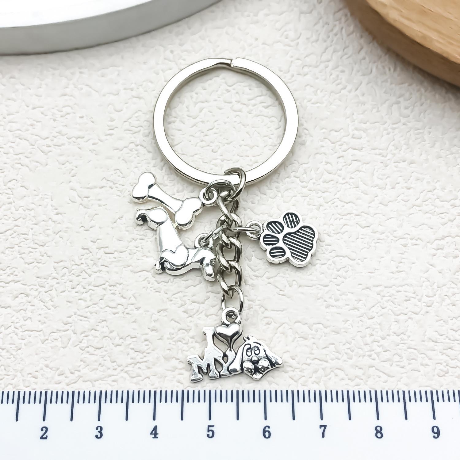 Dachshund Keychain: Cute Dog Tag Bone Pendant & Memorial Decoration