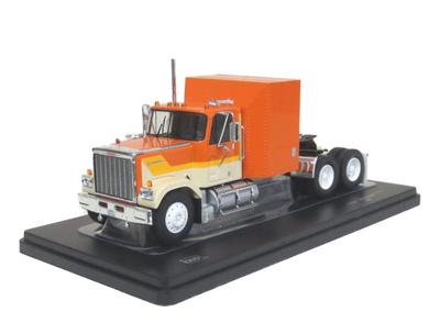 Ixo GMC General 1980 Finished Product 1/43 Orange/Beige
