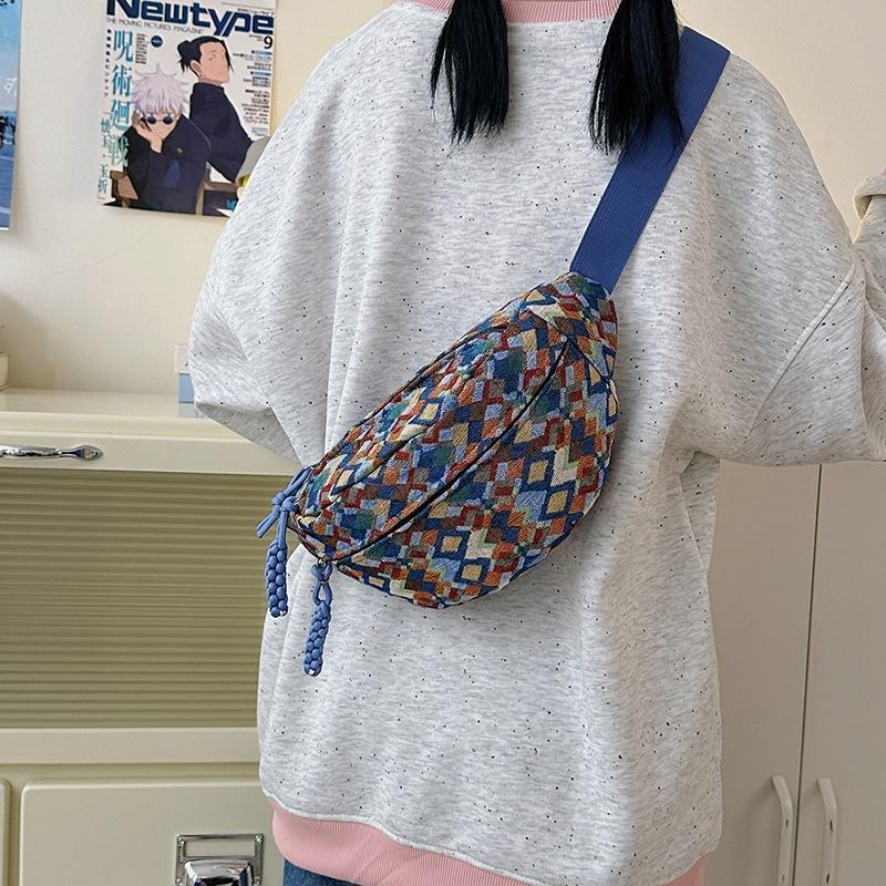Japanese Harajuku Large Capacity Crossbody Bag Female Ins Versatile Student Class Mailman Bag Retro Breast Bag Crossbody Bag