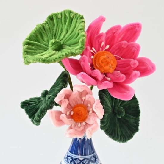 Finished Pipe Cleaner Flower Bouquet 2 Lotus Flowers 3 Lotus Leaves Artificial Chenille Stems Flower Craft for Vase Handmade Fake