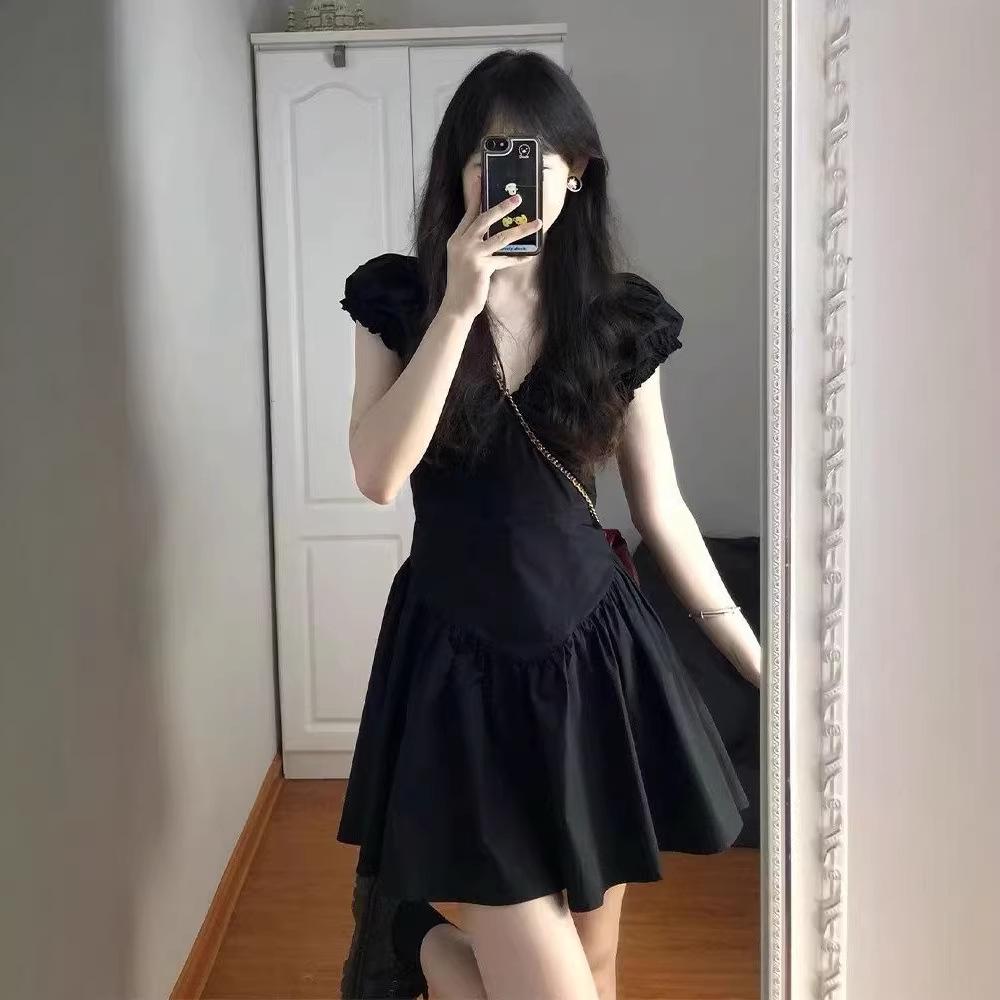 Women's Summer 2026 V-Neck Black Dress: French Style, Slimming, Sexy, Petite, Short Skirt